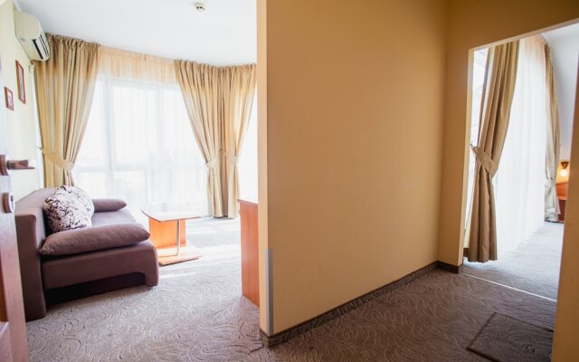 Family Hotel Dolphin