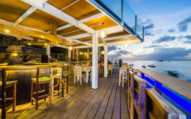 Ware Ware Surf Bungalow Lembongan