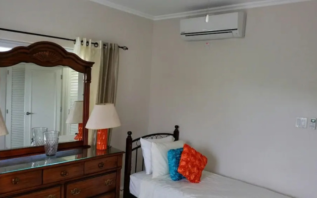 Fern Court Apartment With Oceanic View