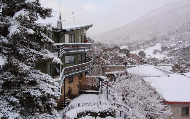 Kasees Apartments & Mountain Lodge
