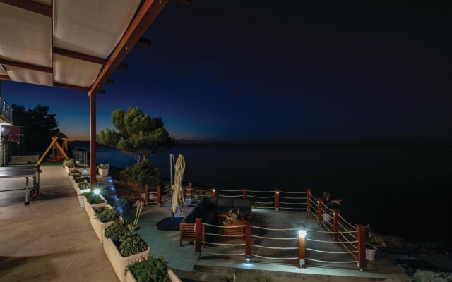 Nice Home in Crnja Luka With Wifi and 4 Bedrooms