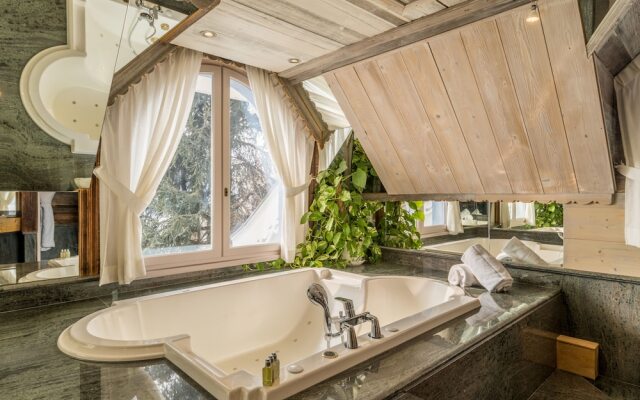 Hôtel Restaurant Yoann CONTE Bord du Lac