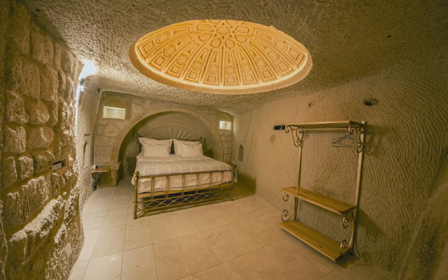 Limon Cave Hotel