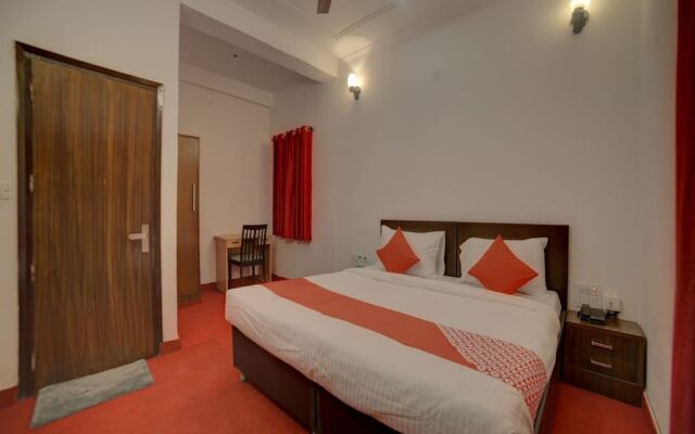 Oyo Flagship 30552 Sector 53