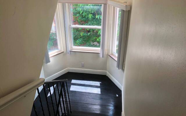 Spacious Luxury home, 5 min to Detroit golf club/ 4 car free parking!