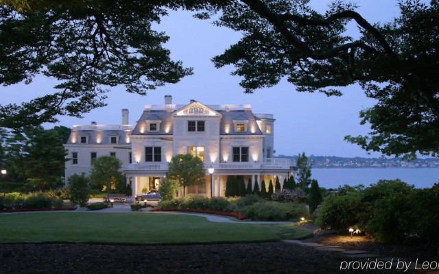 The Chanler at Cliff Walk
