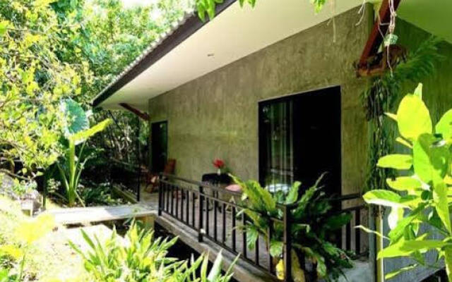 Phuket Point Bungalow(ภูเก็ต พอยต์ บังกะโล)