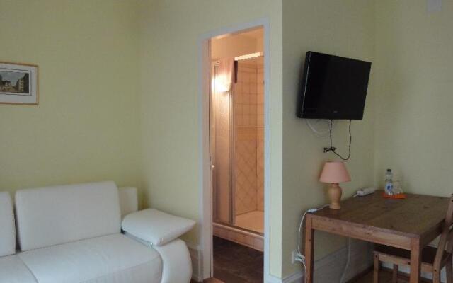 3 Camere