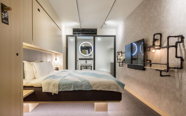 Hotel With Urban Deli