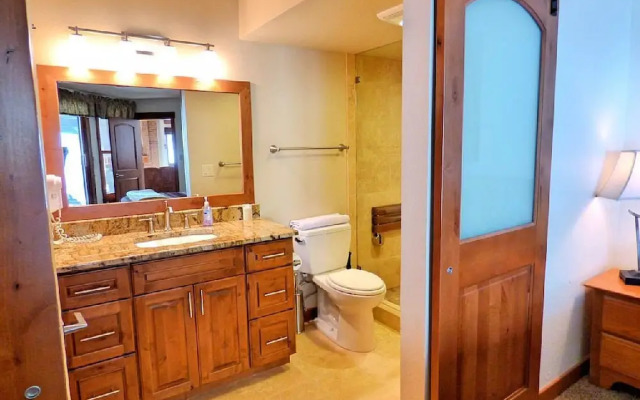 Lift Tickets Ground Floor in Mtn Village, Wifi, Fireplace, Hot Tubs