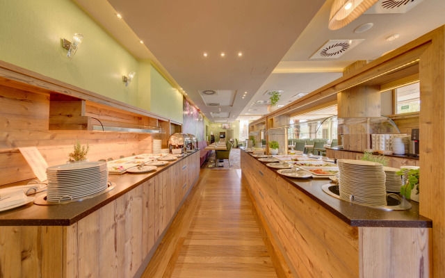 Mineral Hotel Malinowy Raj