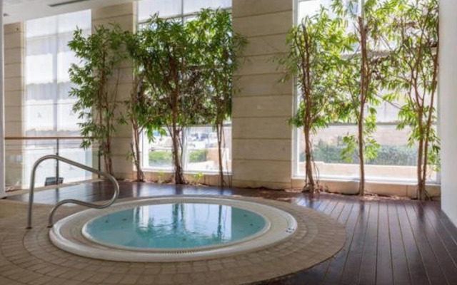 High Class Condo at Marina by FeelHome