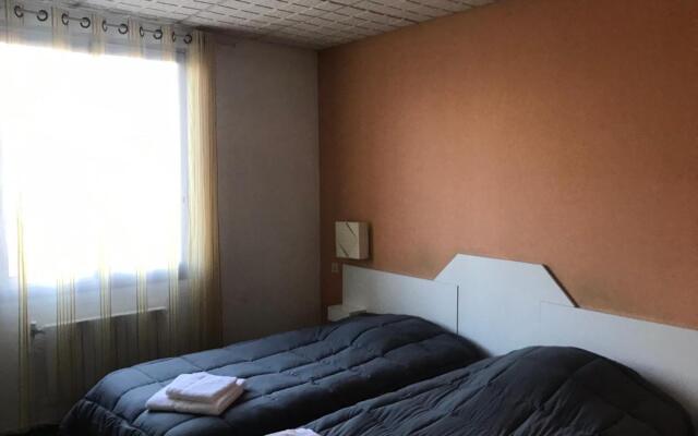 Logis Hotel Les Chênes