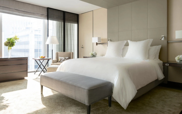 Four Seasons Hotel Tokyo at Marunouchi - photo 4