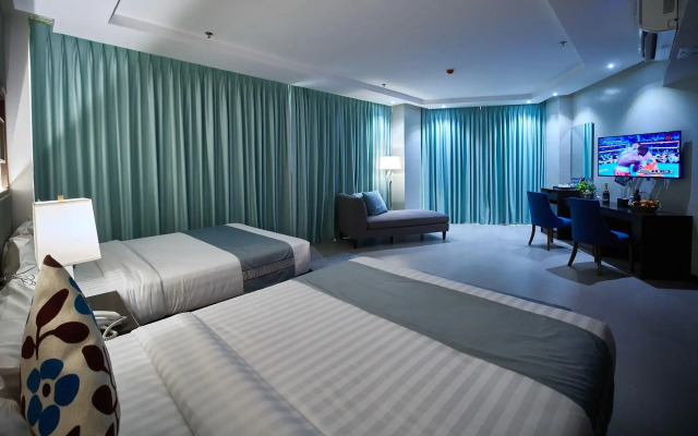 J7 Plaza Hotel