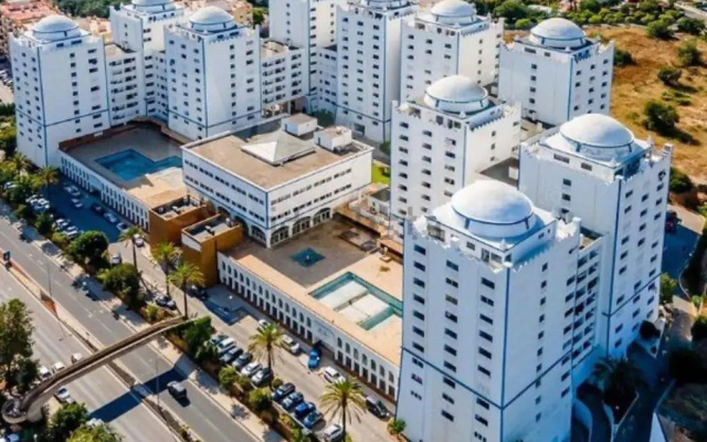 1-bed - Sleeps 4 - Free Parking