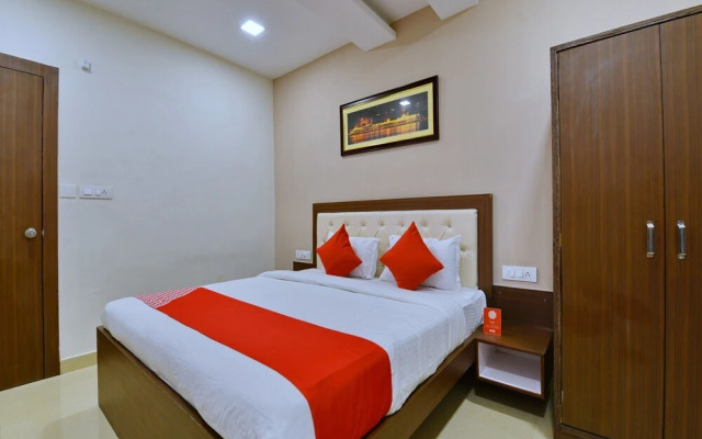 Crown Club by OYO Rooms
