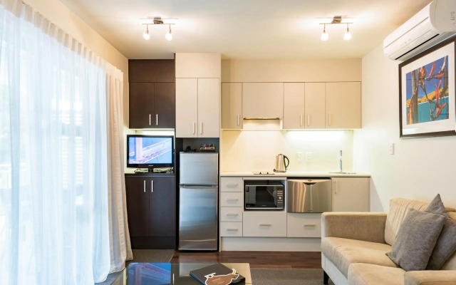 Sea Spray Suites