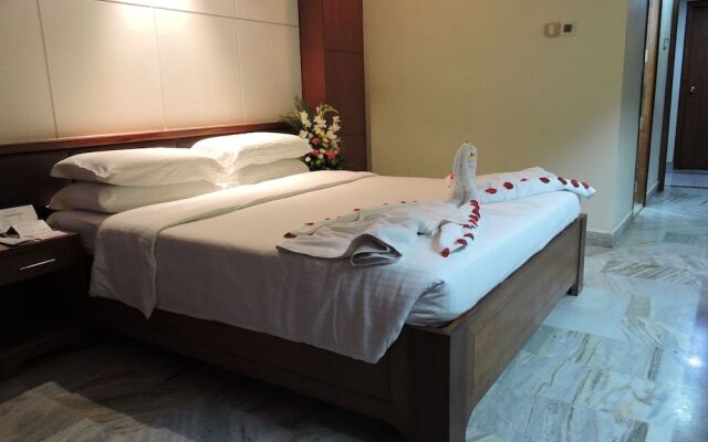 Hotel PLR Grand