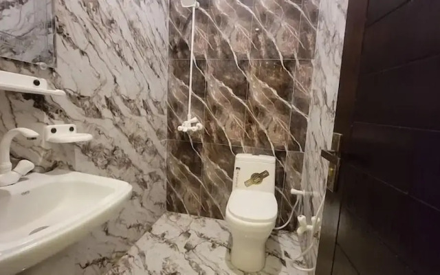 Karachi Travelodge Guest House