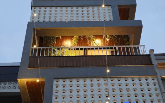 GomiHouse-Cozy-4BRs-5 'to Lotte Mart- jacuzzi pool