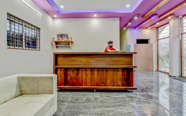 OYO 42776 Royal King