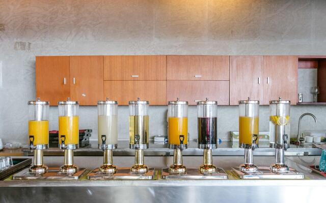 Tianjin Binhai Rezen Hotel