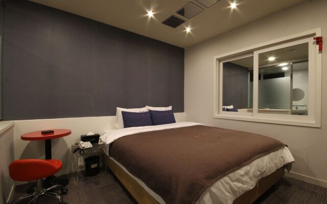 The M Hotel