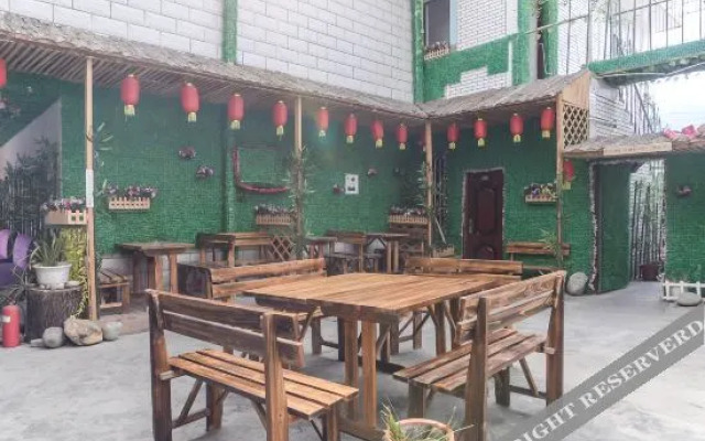 Nyingchi Slow Travel Time Inn