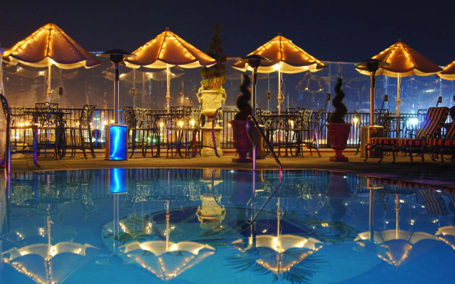 Market Pavilion Hotel