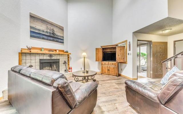 Relaxing Ruidoso Retreat: Walk to Midtown!