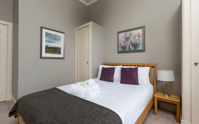 George Square Apartment - Heart of Old Town/University