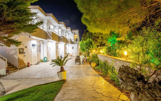 Stay Helios - Aparts & Pool Suites