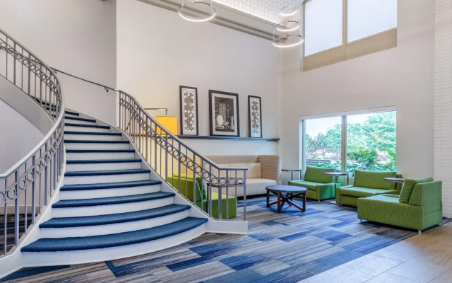 Holiday Inn Express Chicago Midway Airport