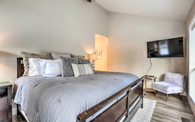 Modern Sunriver Home w/ Hot Tub: Ski, Hike & Bike!