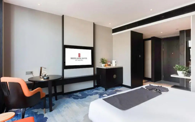 Western Royal Palace Hotel