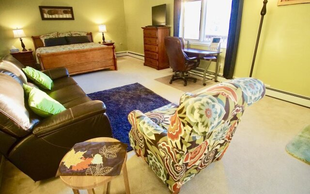 Fairbanks Moose Manor Bed and Breakfast