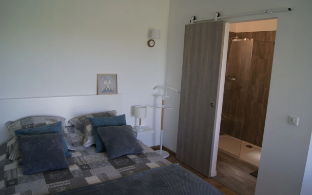 Mas en pierres dans le Luberon