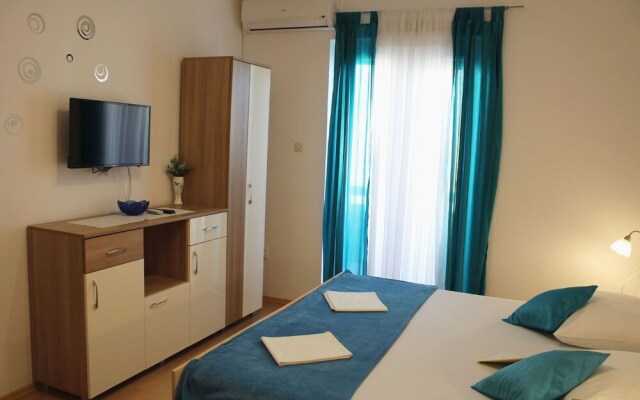 Lina - 30m From the Beach - SA6