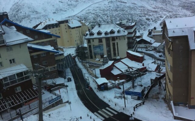 Edificio Zona Media Sierra Nevada