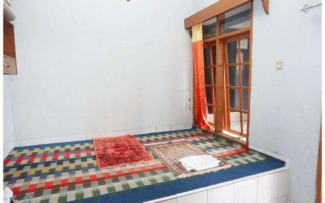 Budi House & Food Station