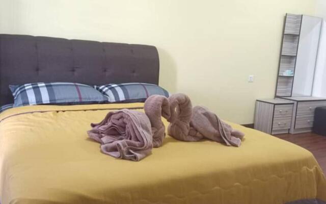 KS 80 Homestay (15pax)4R3B ~WiFi~ near Jetty