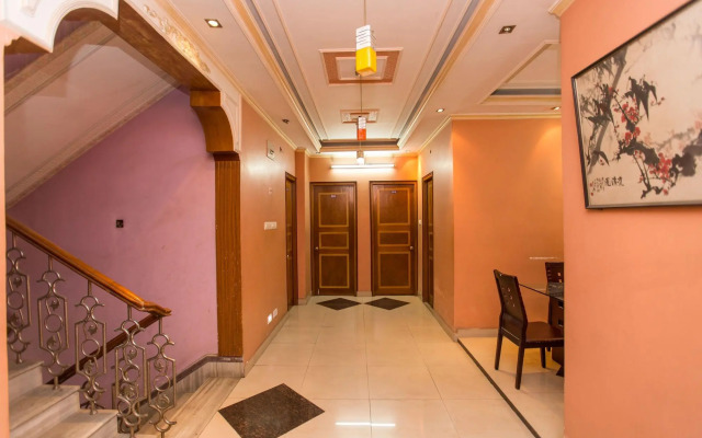 Landmark AB Block Hotel By OYO Rooms