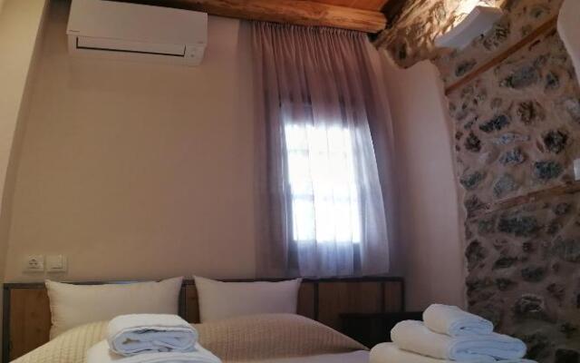 RiverBed Traditional Guest House