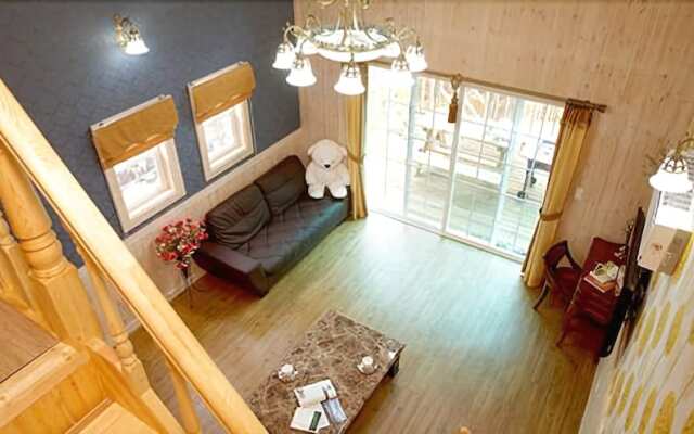 Yangsan Chickweed & Flower Pension