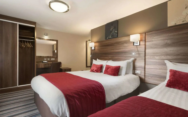 Riverside Hotel