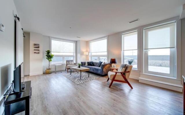 Ocean Bay New Luxury Condo Sleeps 5 Parking, Coffee, AC