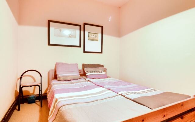Modern Holiday Home in Yvoir With Garden