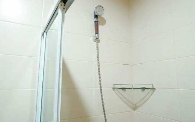 Contemporary Style & Family 2BR Apartment Belmont Residence Puri