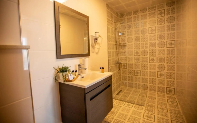 Urla 1867 Hotel